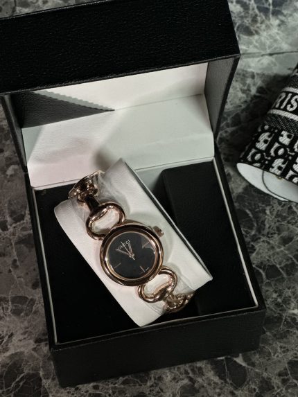 Gucci ساعة
