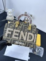 حقيبة FENDI