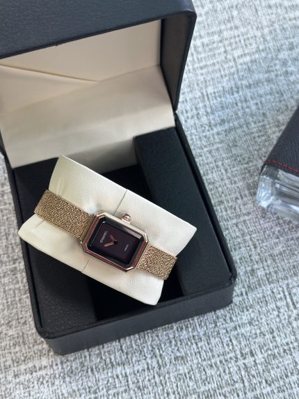 ساعة شانيل روز جولد