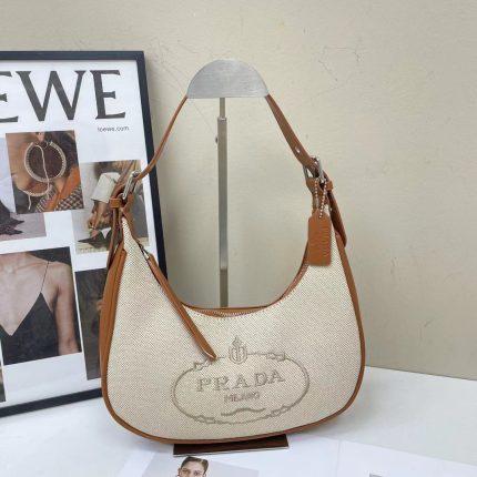 Prada حقيبة