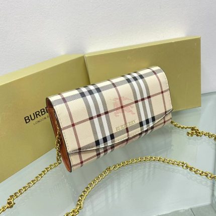 Burberry حقيبة
