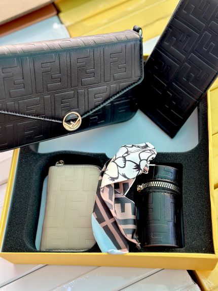 باكج Fendi