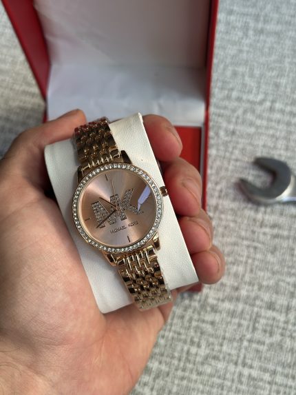 ساعة مايكل كورس