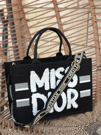 Dior حقيبة