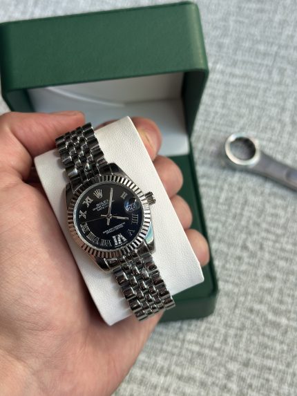 ساعة رولكس نسائية