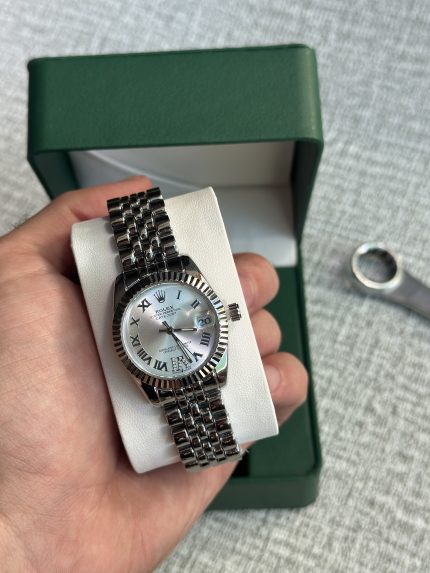 ساعة رولكس نسائية