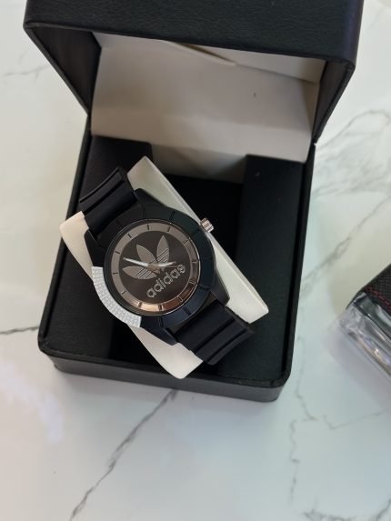 ساعة Adidas