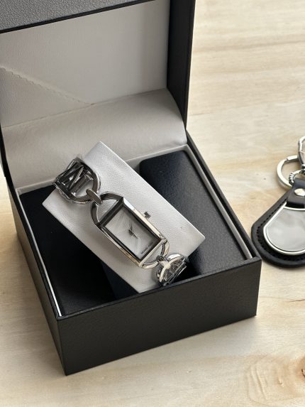 ساعة مايكل كورس