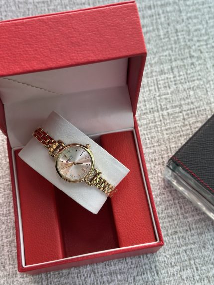 ساعة نسائية لون ذهبي