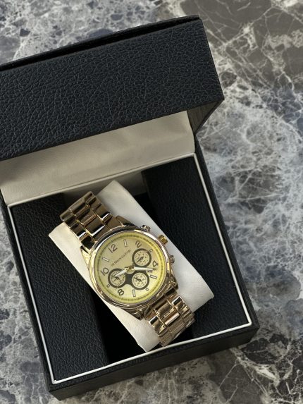 ساعة شبابية