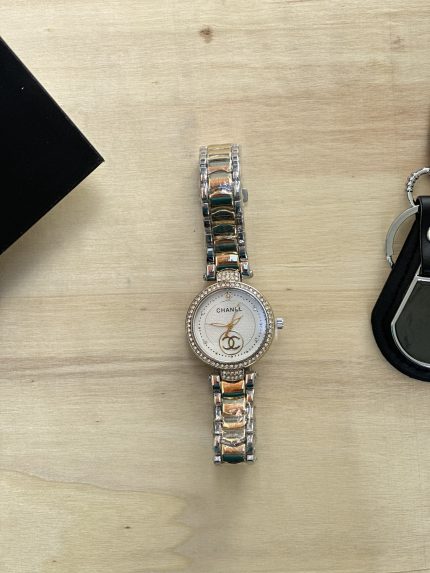 ساعة شانيل مكس ذهبي