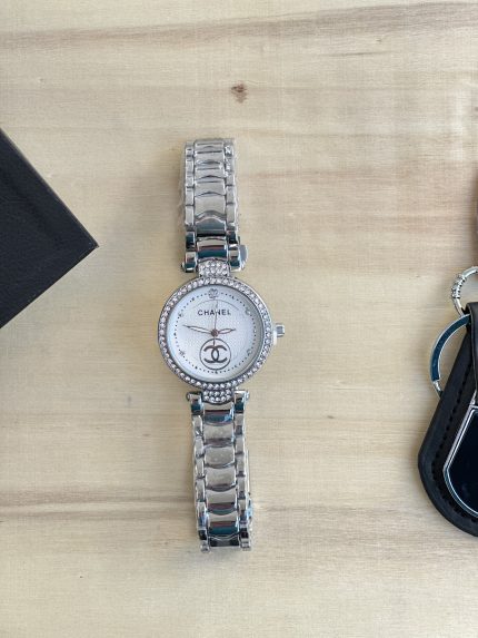 ساعة شانيل سلفر