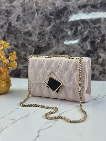 حقيبة كلاسيكية