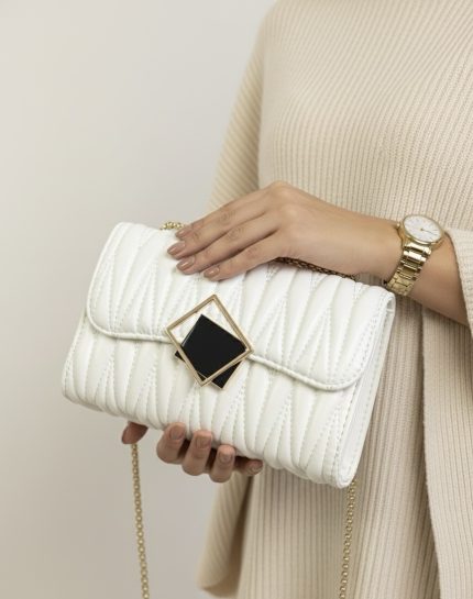 حقيبة جلد ابيض