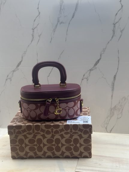 Coach  مع البوكس