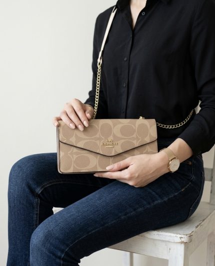 Coach  مع البوكس والكيس