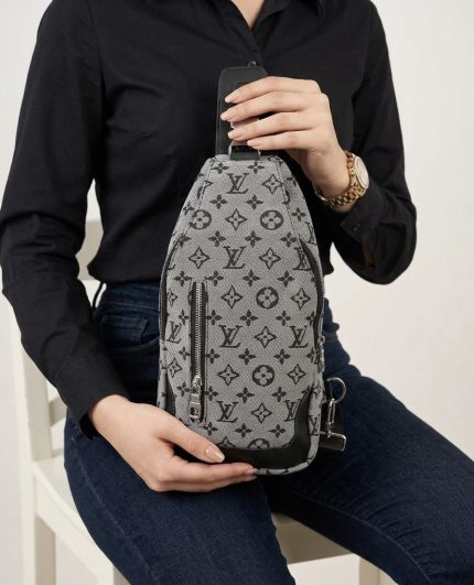 LV حقيبة كتف