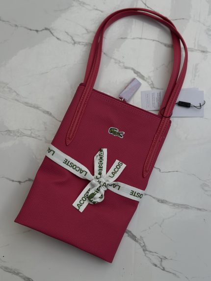 Lacoste الحجم الكبير