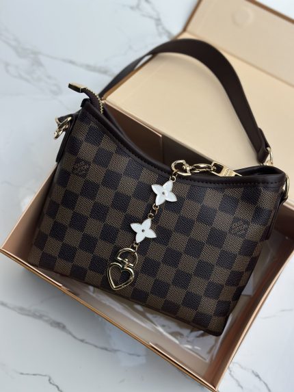 LV مع البوكس