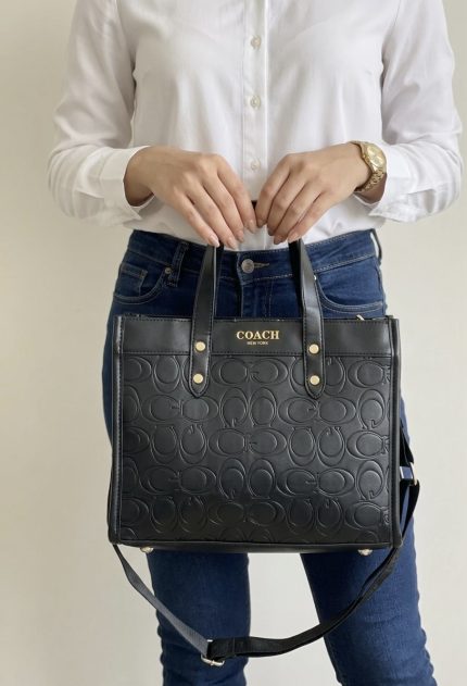 Coach الحجم الكبير