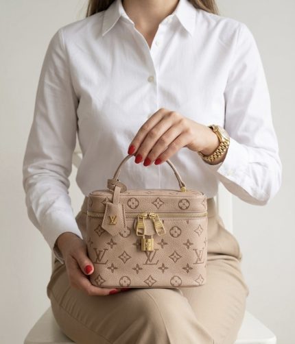 LV مع البوكس