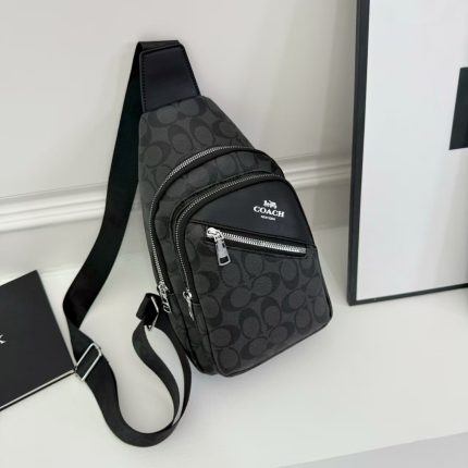 Coach حقيبة كتف