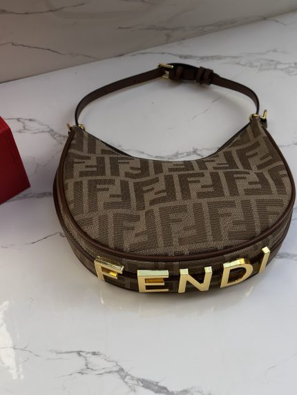 Fendi حقيبة