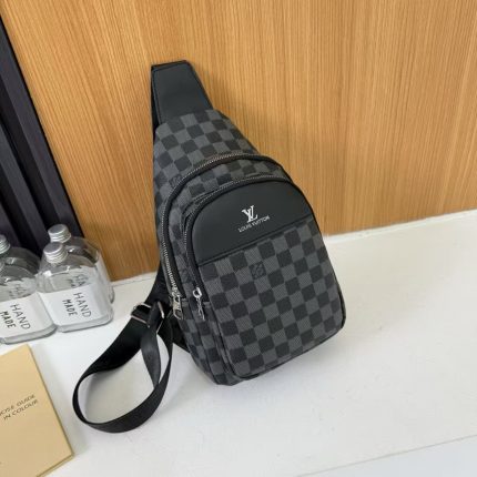 LV حقيبة كتف