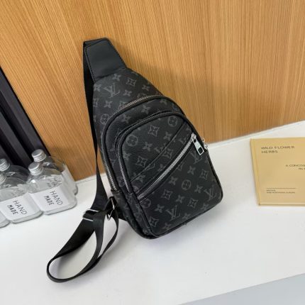 LV حقيبة كتف