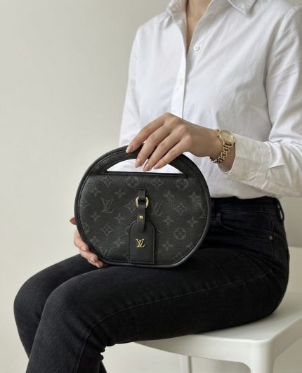 LV مع البوكس