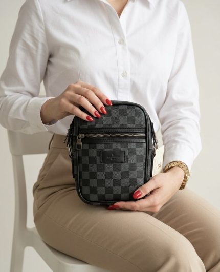 LV حقيبة كتف