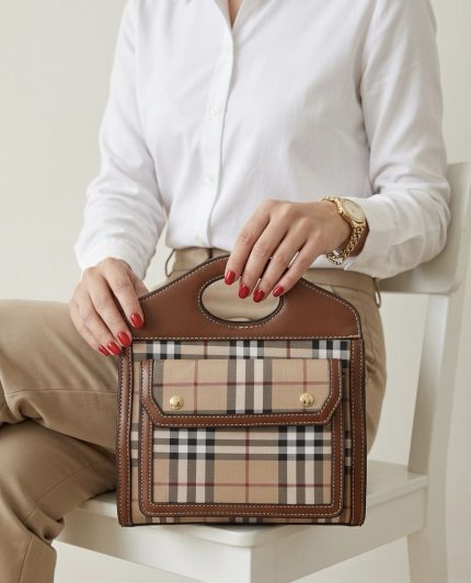Burberry حقيبة