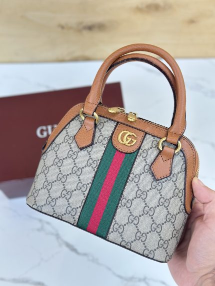 Gucci مع البوكس