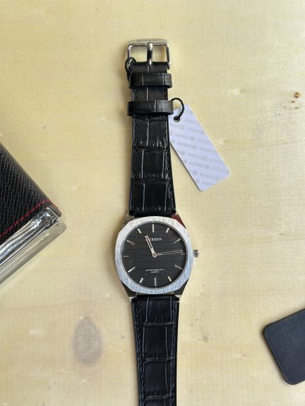 ساعة رجالي جلد