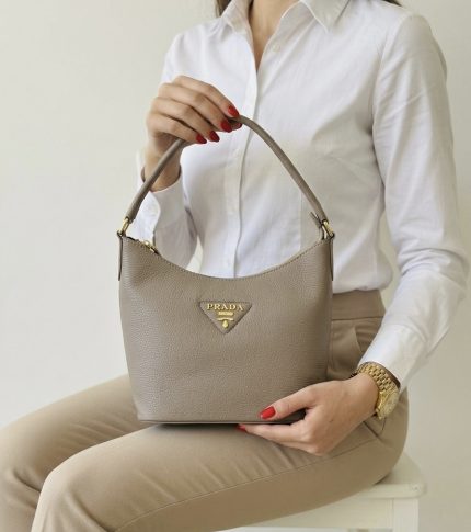 Prada حقيبة