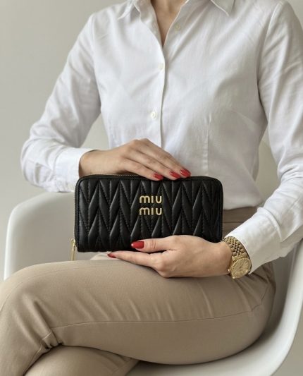 MIU MIU جزدان