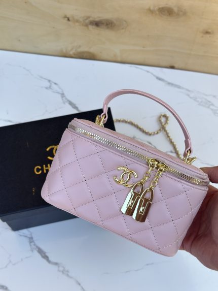 Chanel مع البوكس