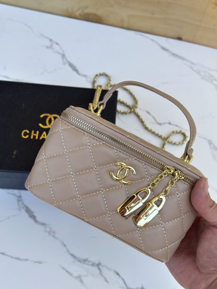 Chanel مع البوكس