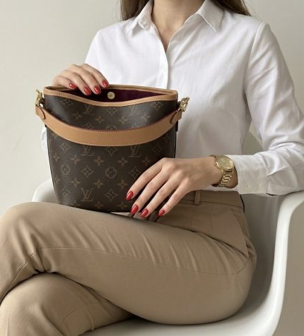 LV مع البوكس