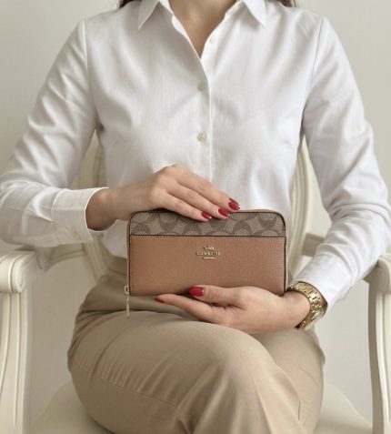 Coach جزدان