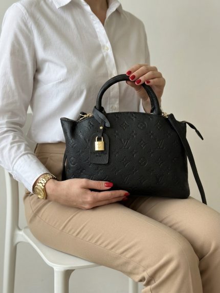 LV حقيبة