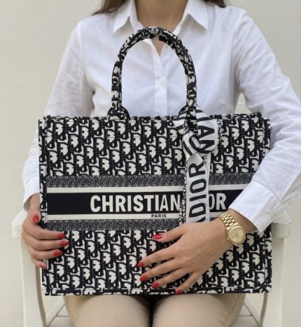 Dior الحجم الكبير