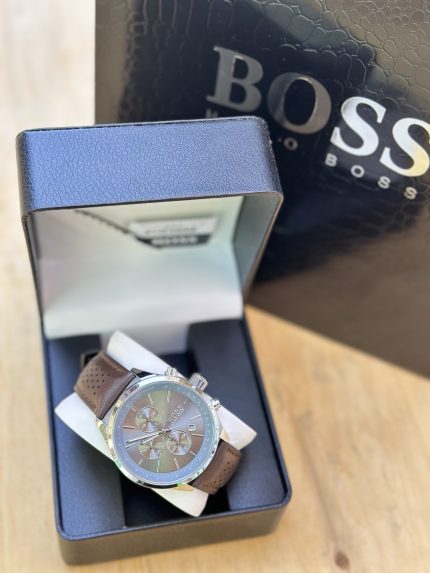 جلد بني Boss